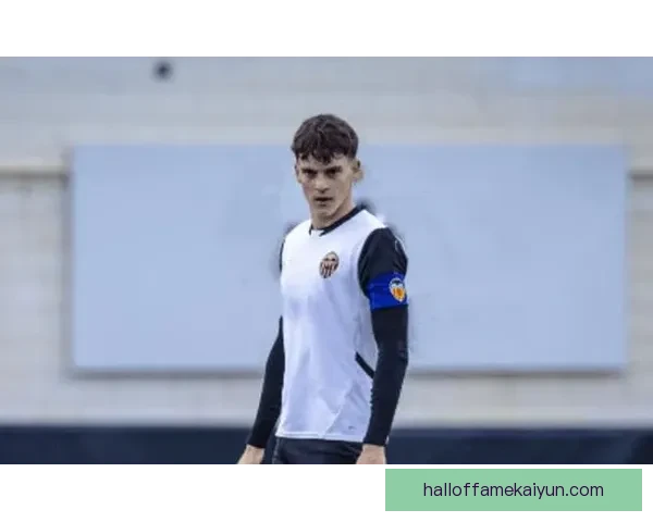 西甲巴列卡诺足球俱乐部状态回暖，近期表现值得关注