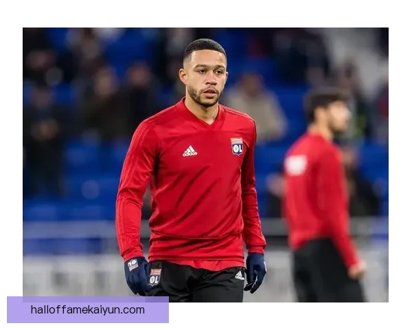 德佩技术特点表现稳健，作为前锋的他在突破和射门方面持续提升。